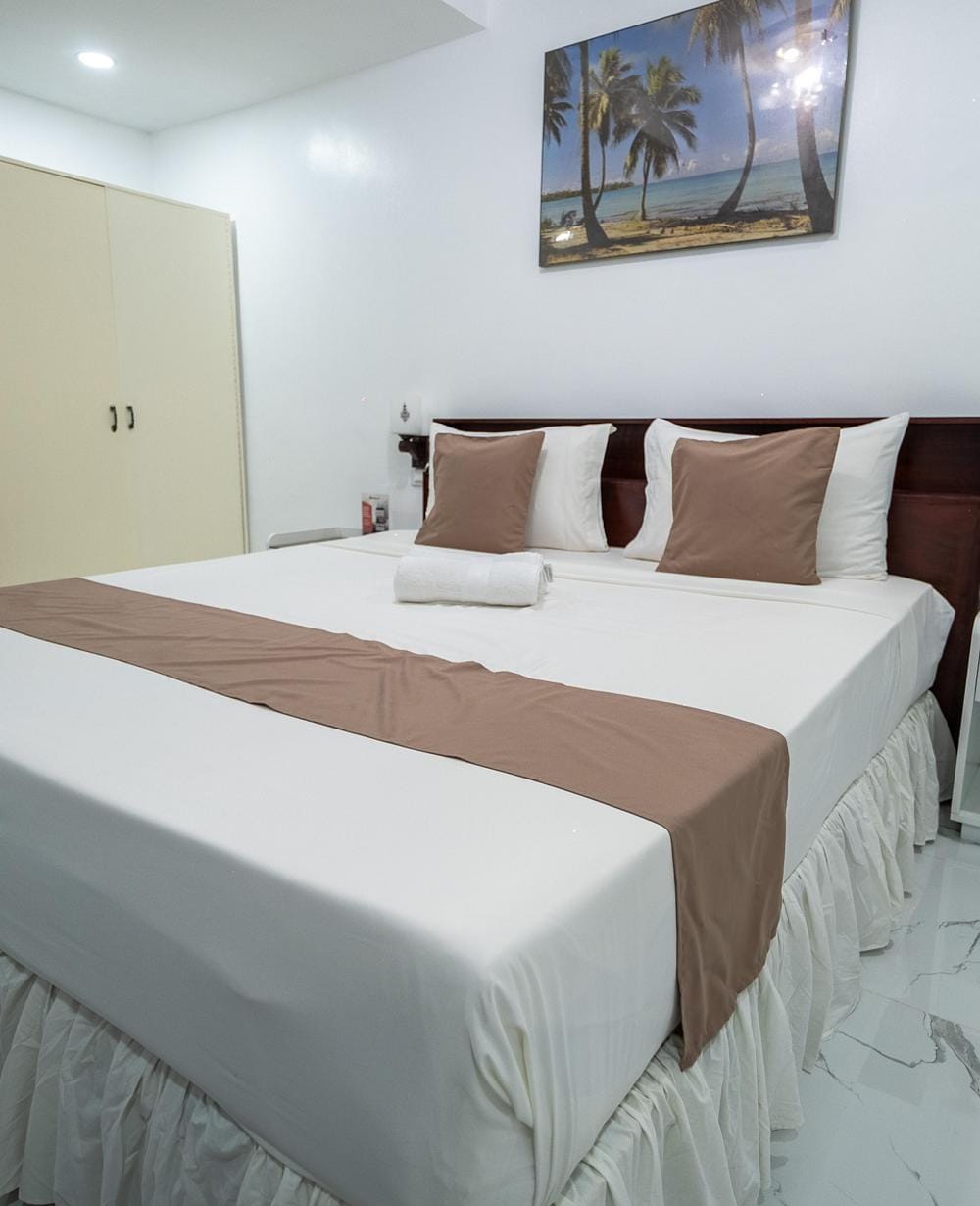 RedDoorz Deluxe Room