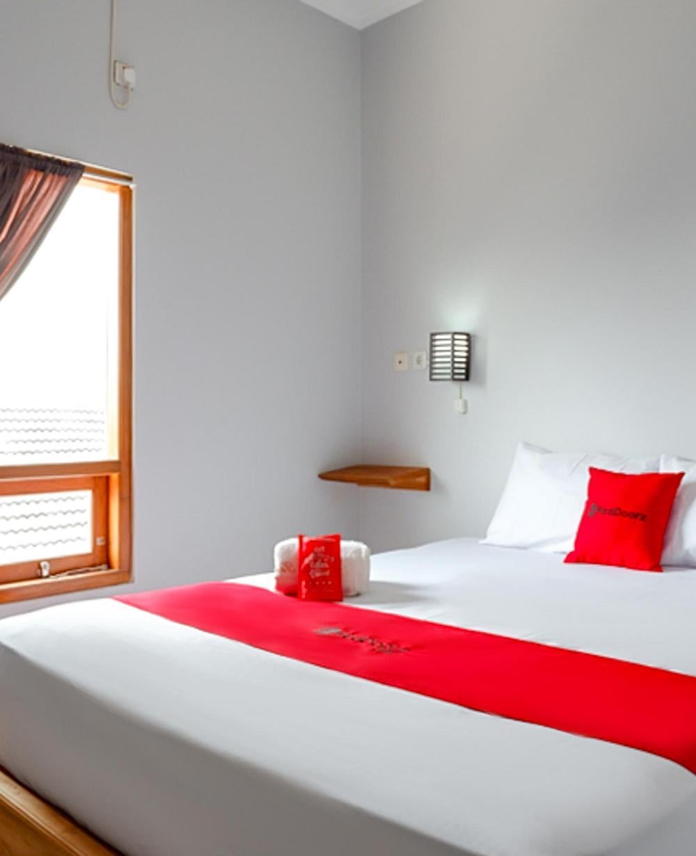 RedDoorz Room