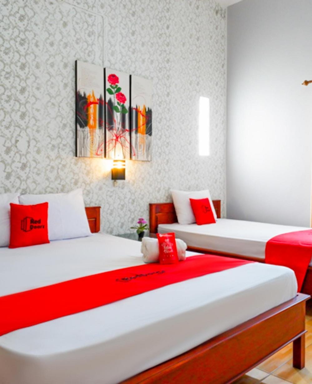 RedDoorz Family Room