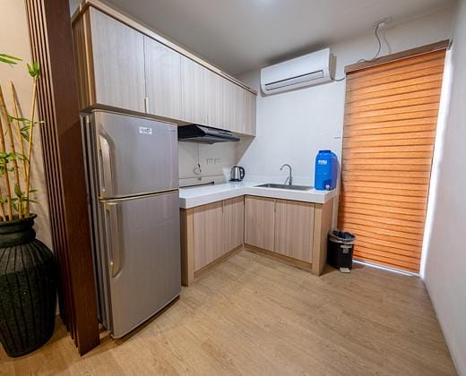 Elyseah Condotel by RedDoorz
