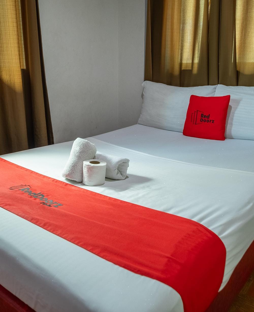 RedDoorz Deluxe Room