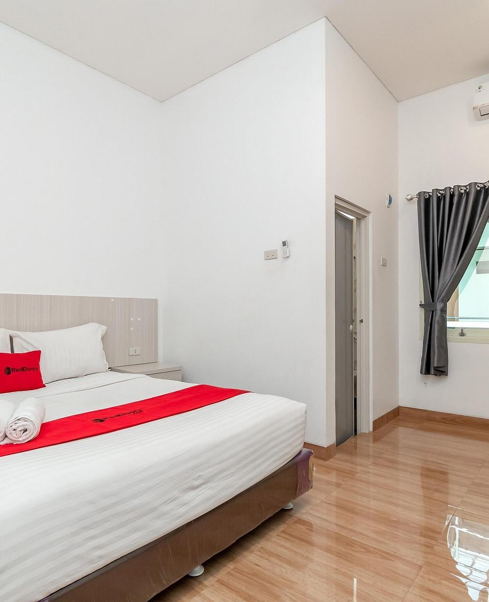 RedDoorz Room