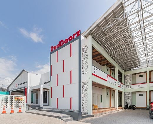 RedDoorz near Exit Tol Kotabaru ITERA Lampung