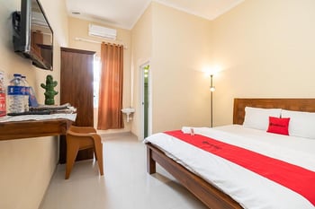 RedDoorz Syariah @ Jalan Pangeran Antasari 4 Lampung