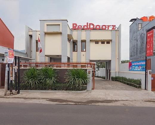RedDoorz near Jatinangor Town Square