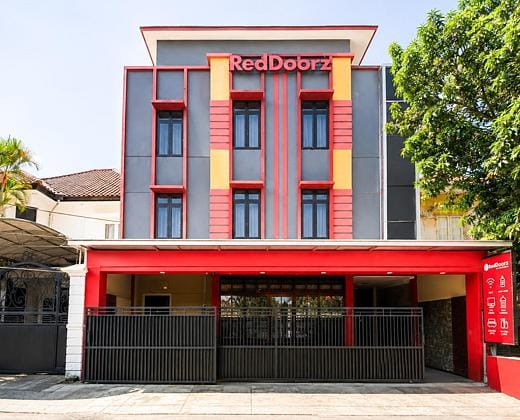 RedDoorz @ Jemursari Surabaya 2