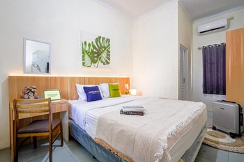 Urbanview Hotel Syariah Astungkara Space Sleman by RedDoorz