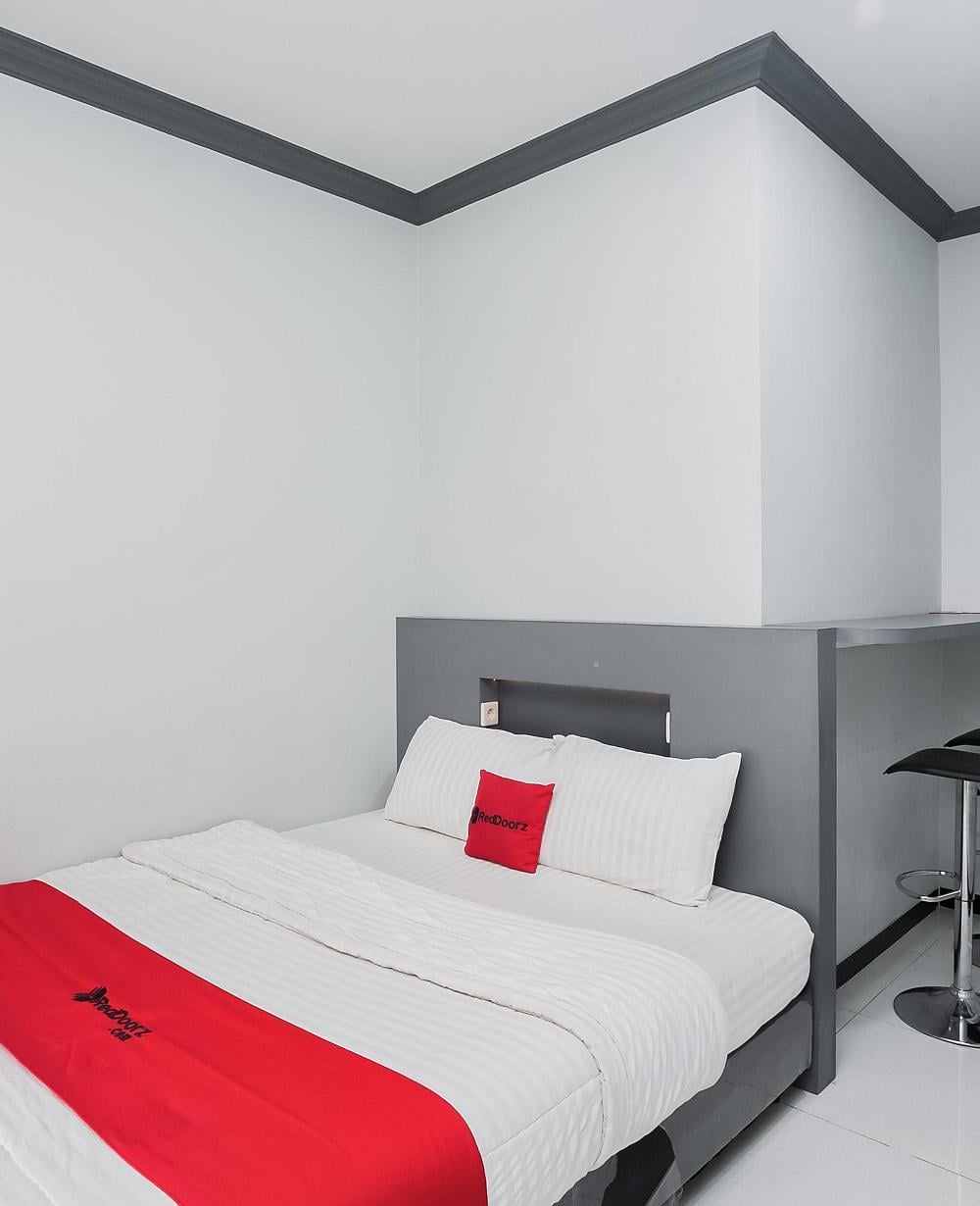 RedDoorz Room