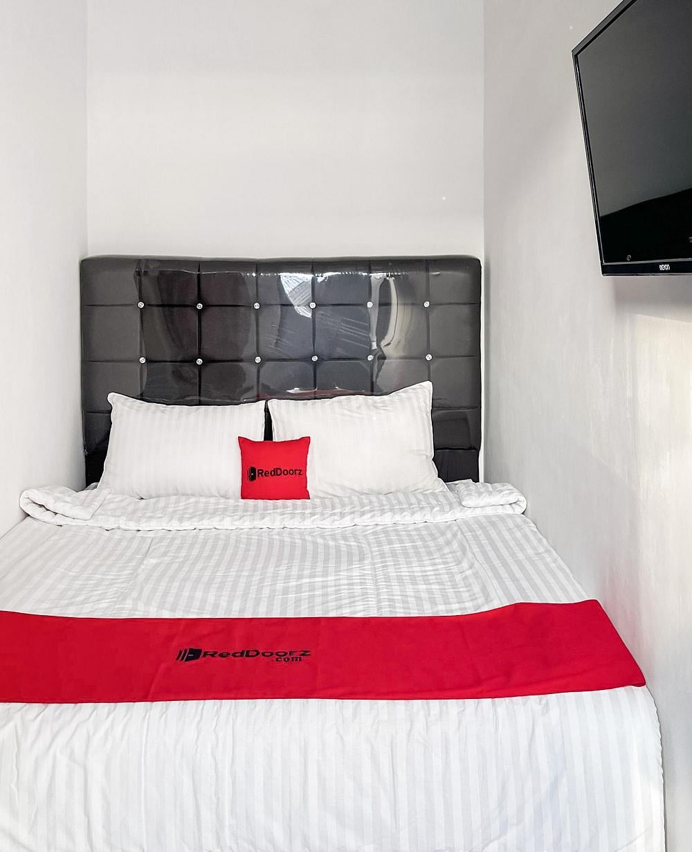 RedDoorz Room