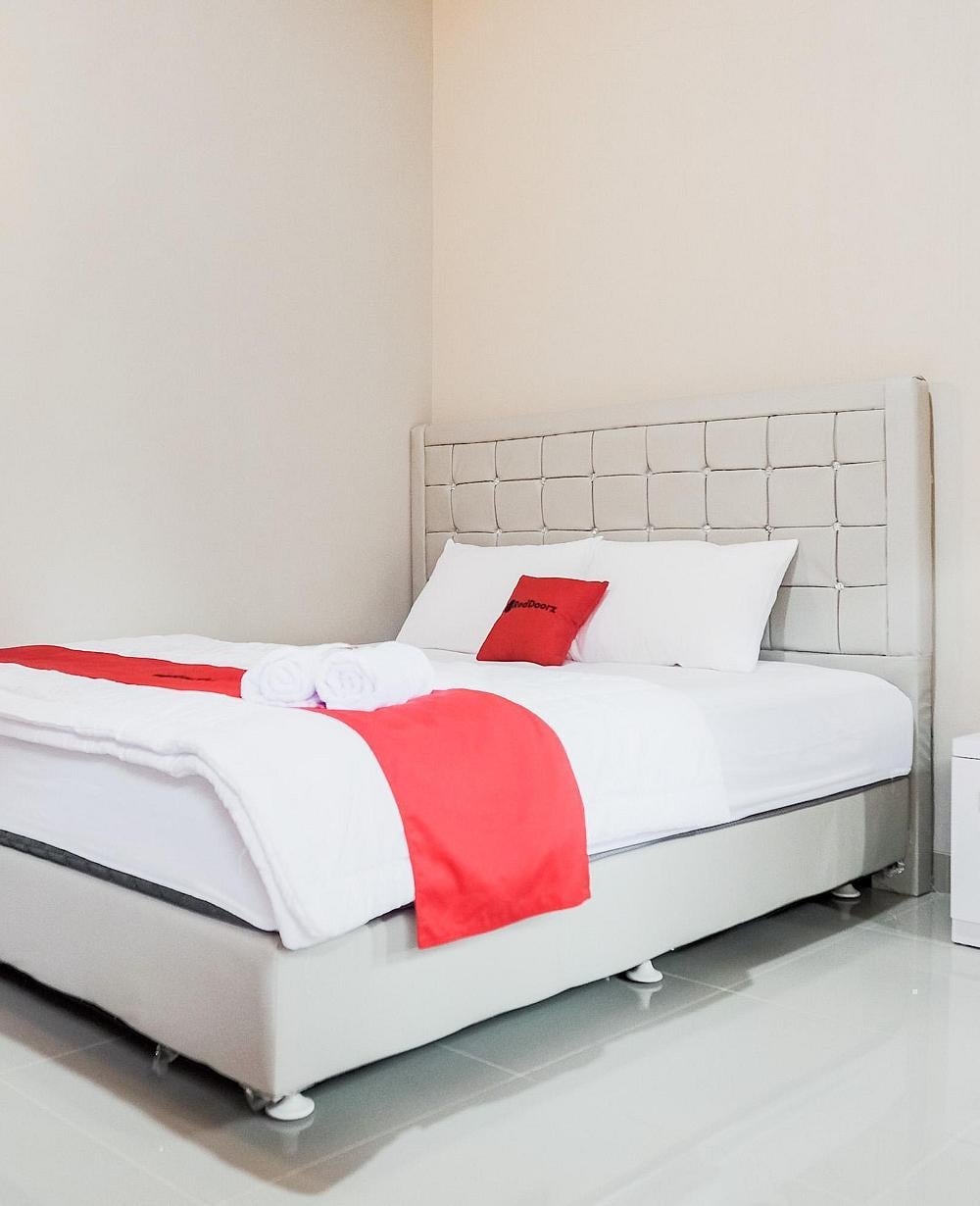 RedDoorz Family Room