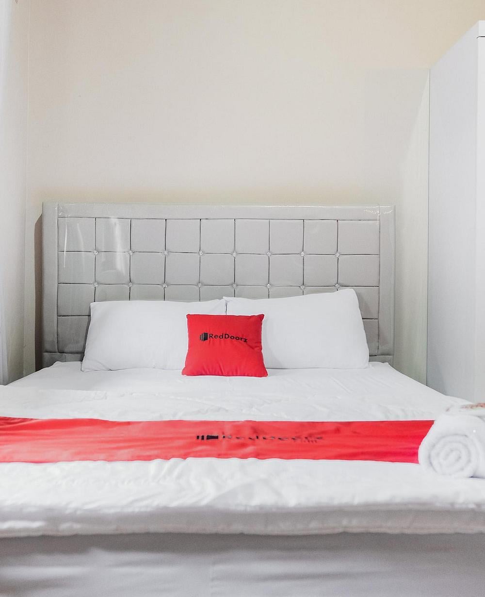 RedDoorz Room