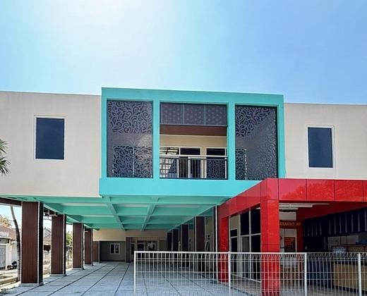 RedDoorz Syariah near PSC Pahlawan Street Center Madiun