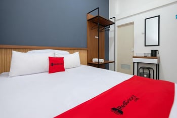 RedDoorz near GOR Jatidiri Semarang