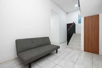 RedDoorz near GOR Jatidiri Semarang