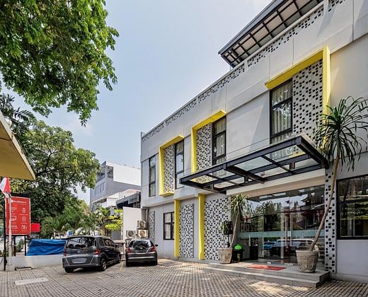 RedDoorz Plus near Senayan City