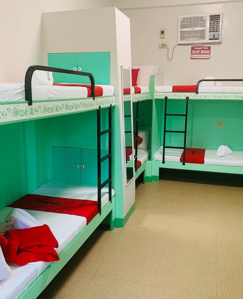 RedDoorz Bed in 8 bed mixed dormitory