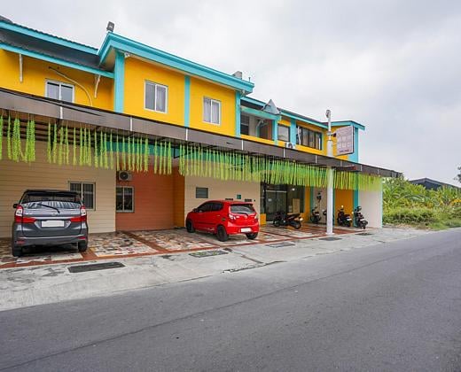 Aster Triplets Guest House JCM Mitra RedDoorz