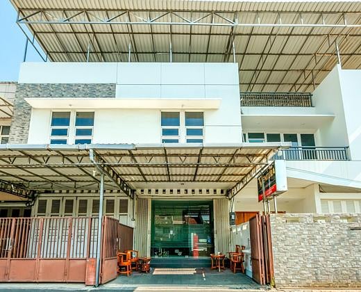 Urbanview Ventura Residence near Kota Lama Semarang