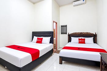 RedDoorz @ Villa Asella Ciletuh Sukabumi