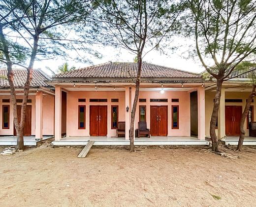 RedDoorz @ Villa Asella Ciletuh Sukabumi