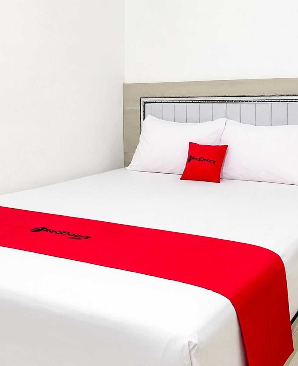 RedDoorz Room