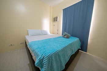V Cloud Hills Boarding House Libertad Pasay by RedDoorz