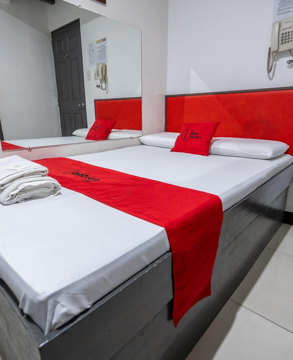RedDoorz Room