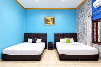 Urbanview Guest House Amalia Malang