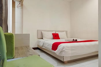 RedDoorz @ Dkanaka Manado