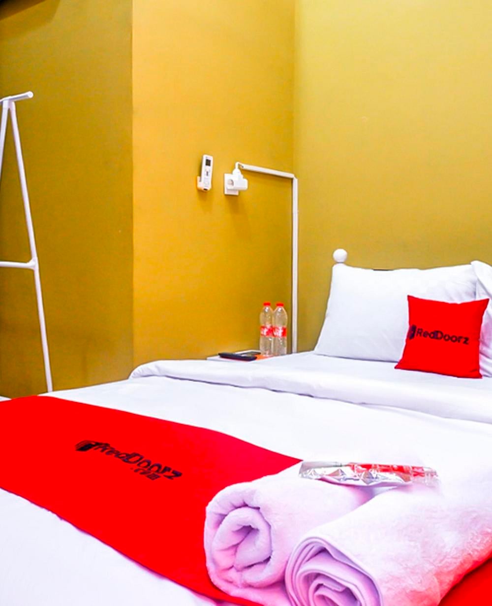 RedDoorz Room