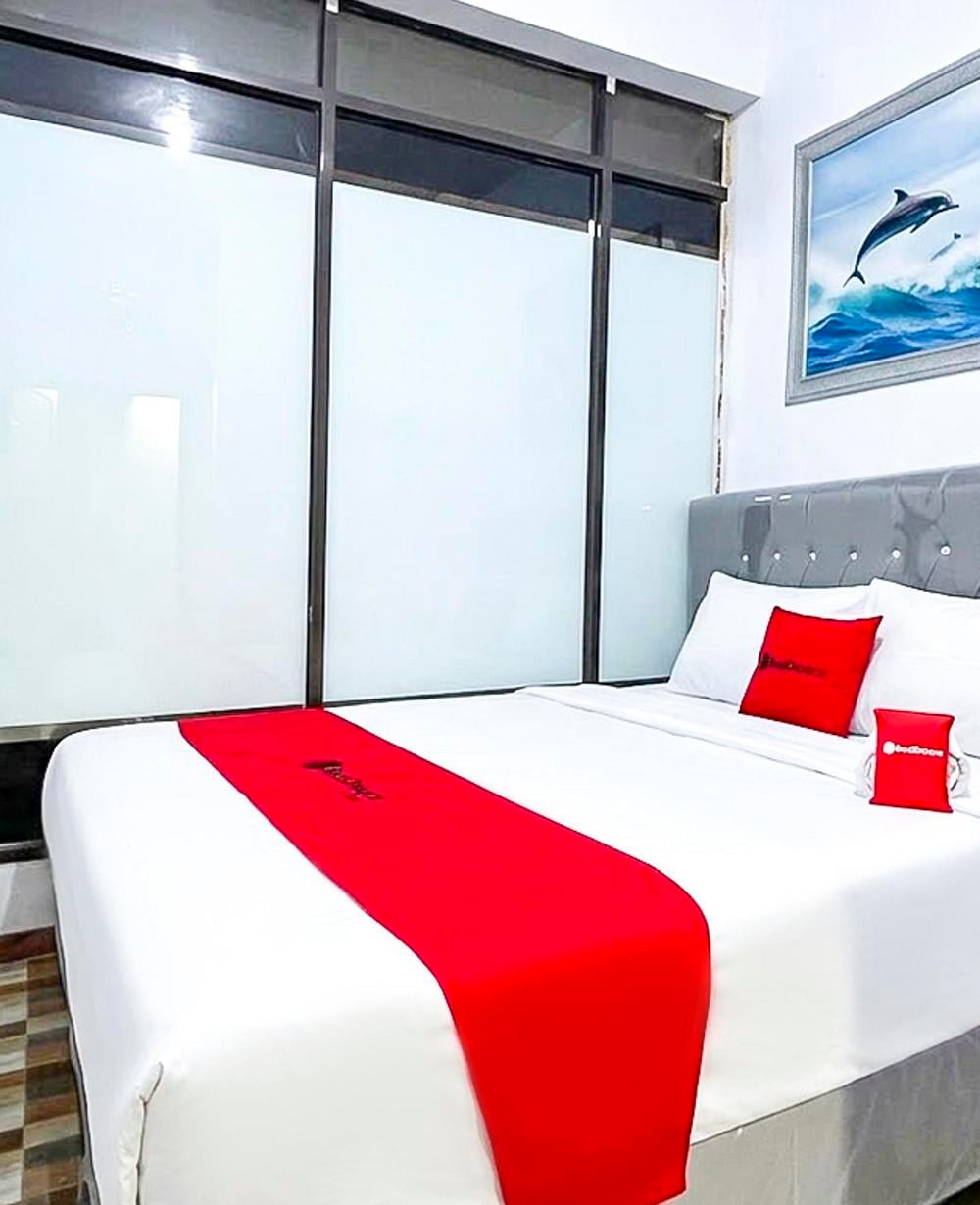 RedDoorz Room