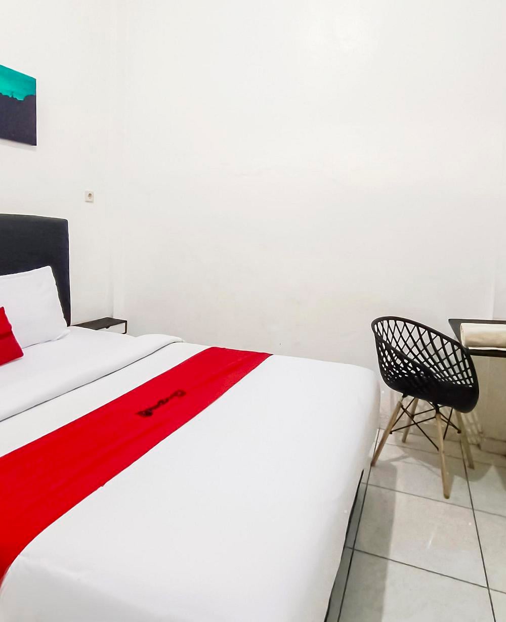 RedDoorz Room