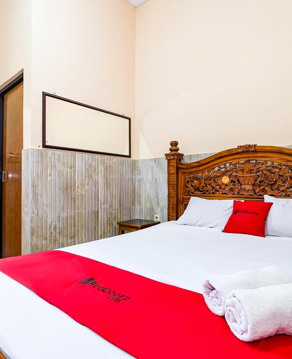RedDoorz Room