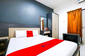 RedDoorz near Rita Super Mall Purwokerto 3