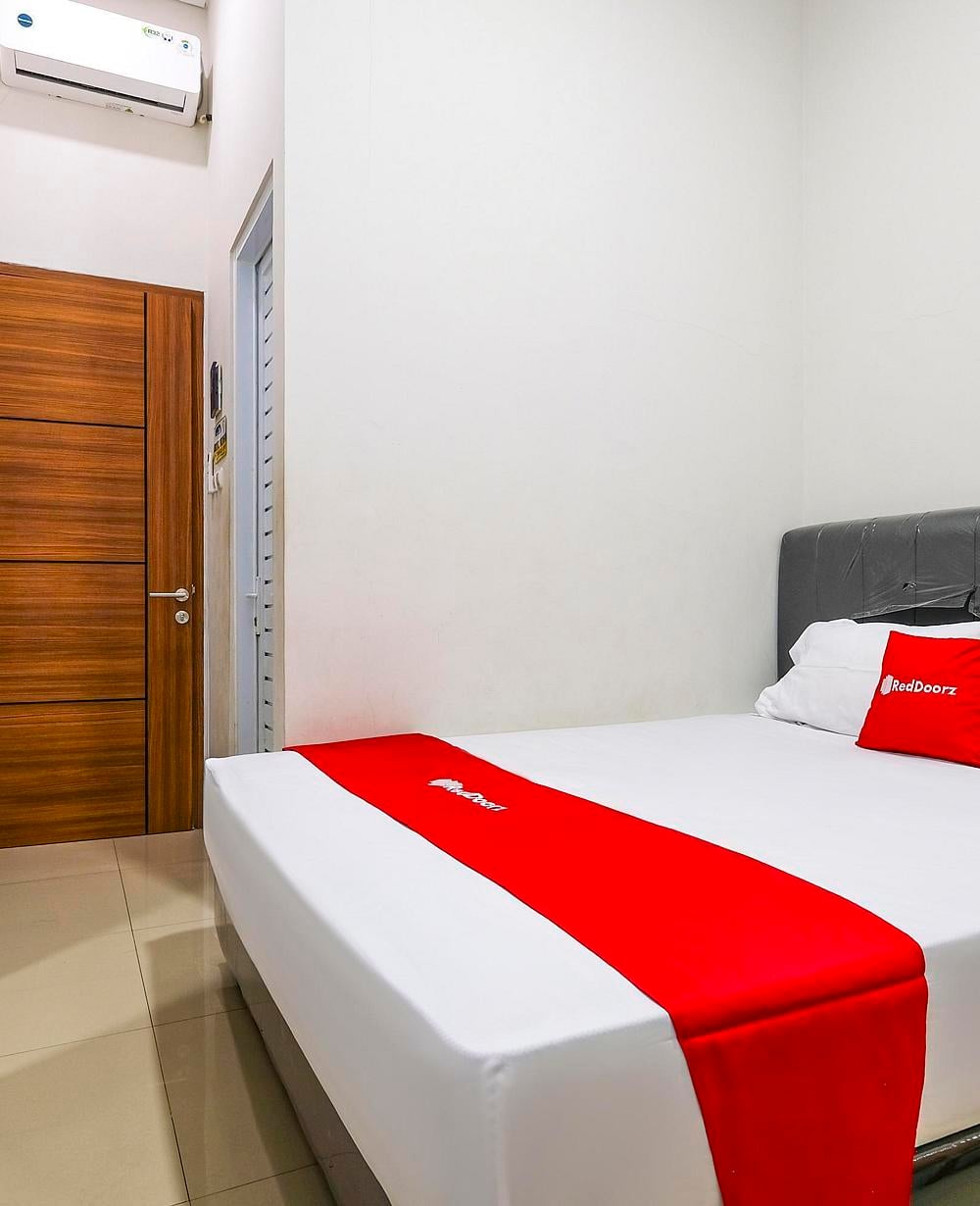 RedDoorz Room