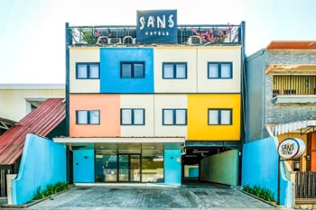 SANS FYBED Hotel Semarang