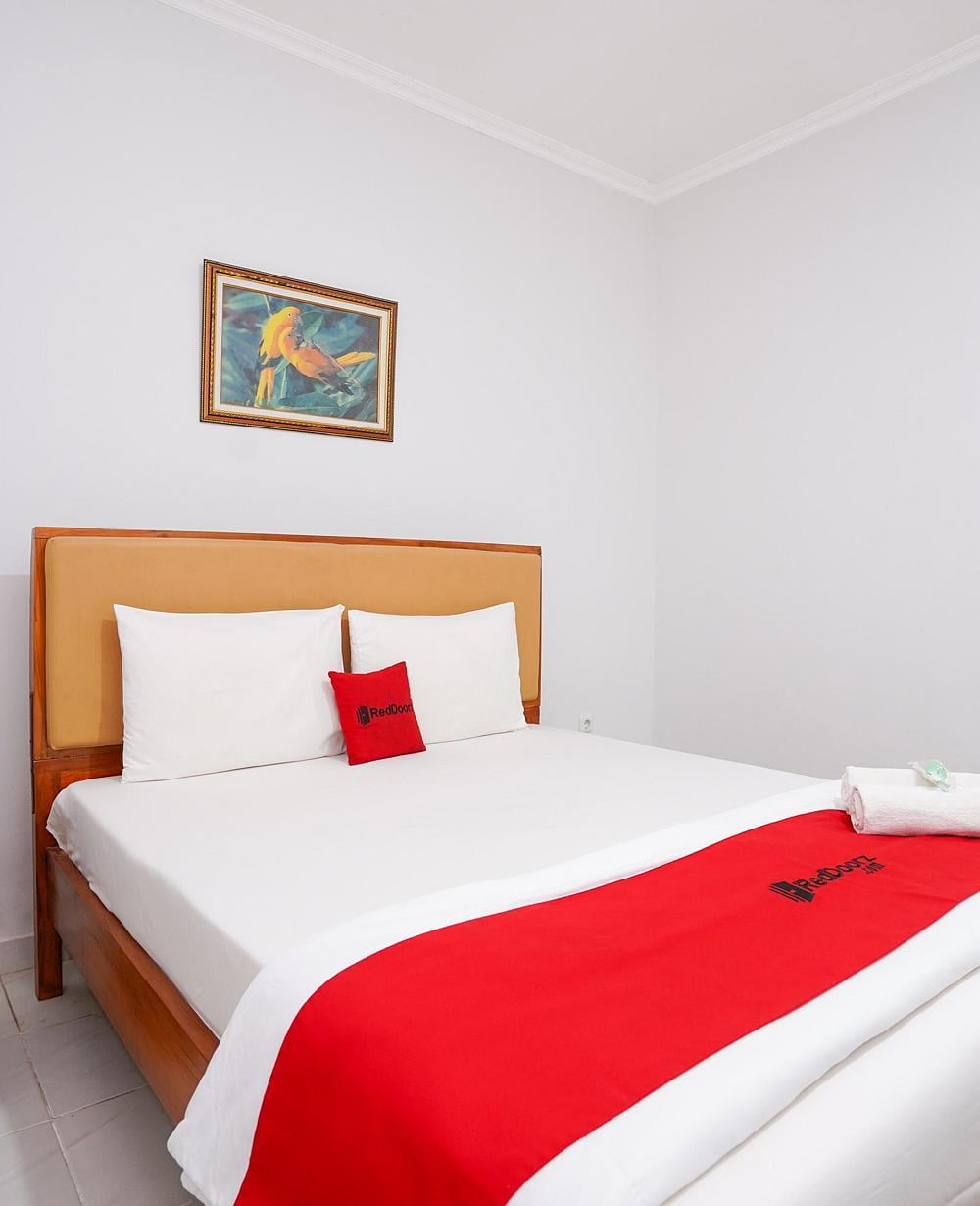 RedDoorz Room