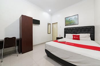 RedDoorz near Gajah Mada Park Medan