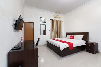 RedDoorz near Gajah Mada Park Medan