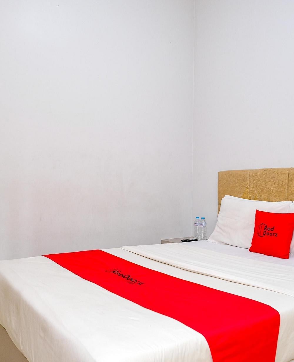 RedDoorz Room