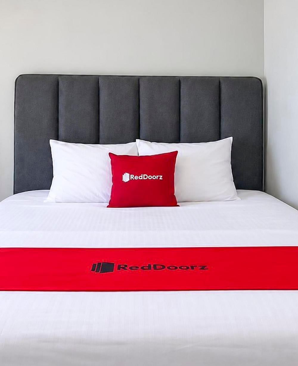 RedDoorz Room