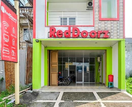 RedDoorz near Pakuwon Mall Solo Baru