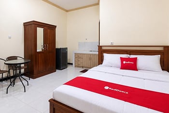 RedDoorz @ Homestay Zaitun Kupang