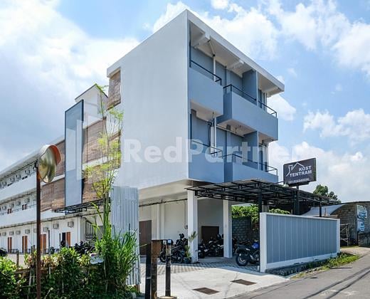 Tentram Guesthouse near Amikom Mitra RedDoorz