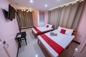 RedDoorz near Baclay Drive Super Metro
