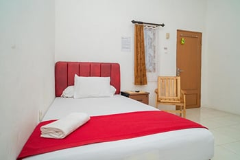Argadia House Syariah near Ahmad Yani Mitra RedDoorz