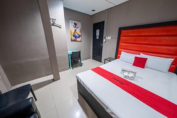 Reddoorz @ P Florentino Street Sampaloc Manila