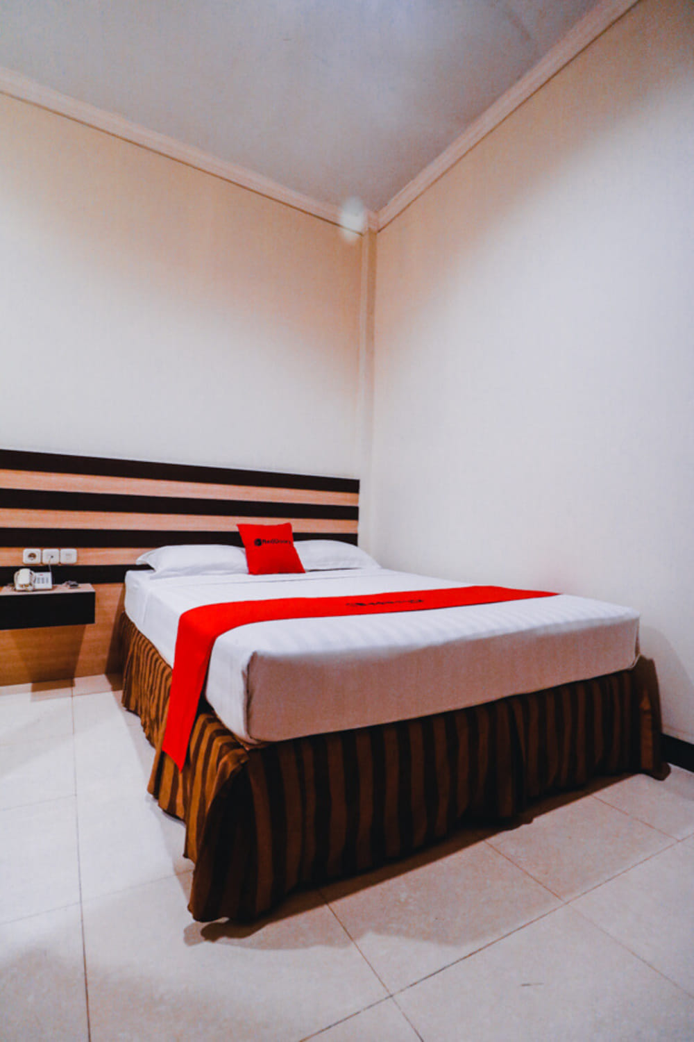 RedDoorz Room