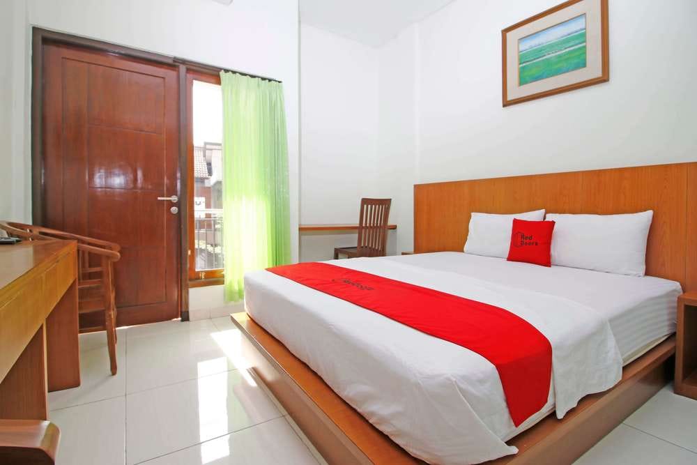 RedDoorz Room