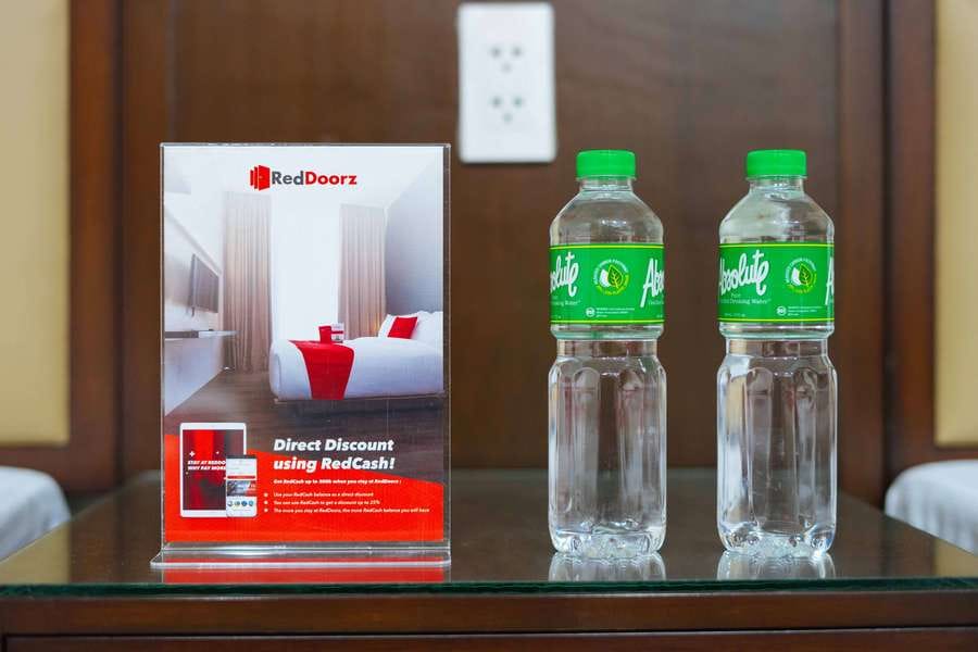 RedDoorz near Angeles University Foundation